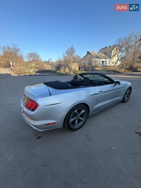 Кабриолет Ford Mustang 2015 в Корсуне-Шевченковском