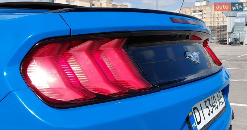 Кабриолет Ford Mustang 2018 в Киеве