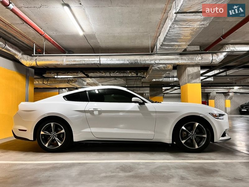 Купе Ford Mustang 2015 в Дніпрі фото Купе Ford Mustang 2015 в Дніпрі