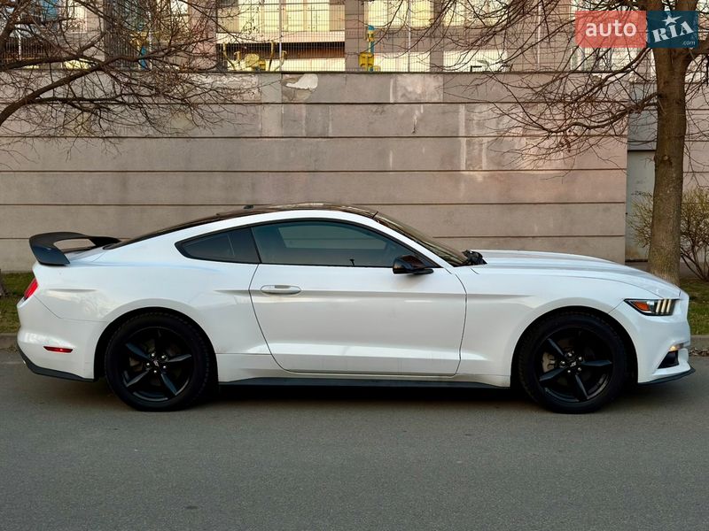 Купе Ford Mustang 2015 в Киеве фото 4 Купе Ford Mustang 2015 в Киеве