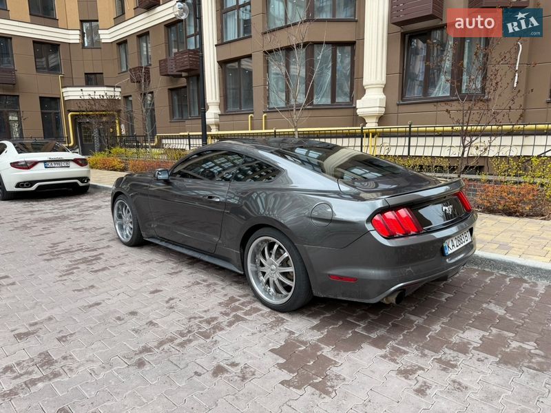 Купе Ford Mustang 2015 в Киеве