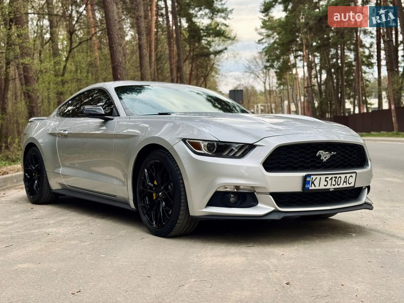 Купе Ford Mustang 2016 в Львові