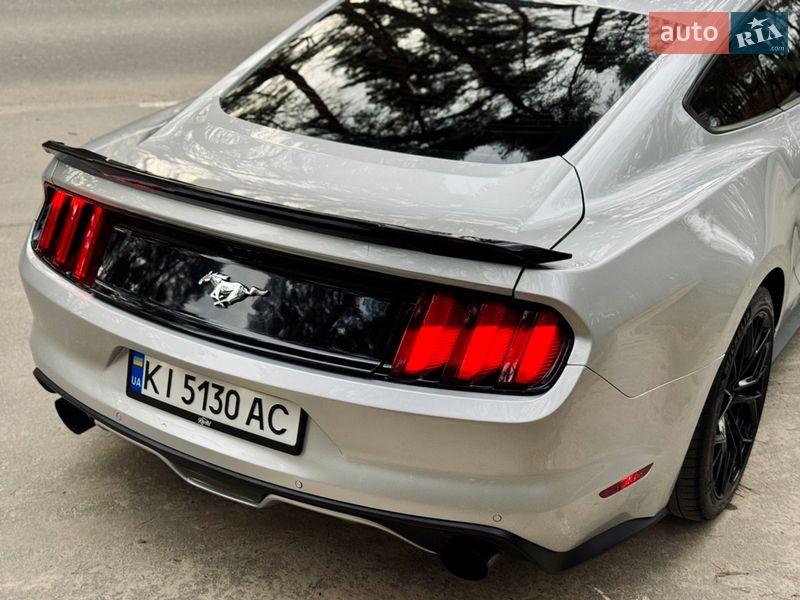 Купе Ford Mustang 2016 в Львові