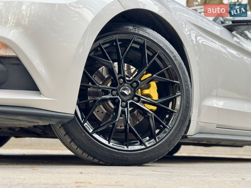 Купе Ford Mustang 2016 в Львові