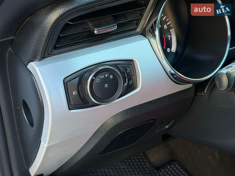 Купе Ford Mustang 2015 в Дніпрі