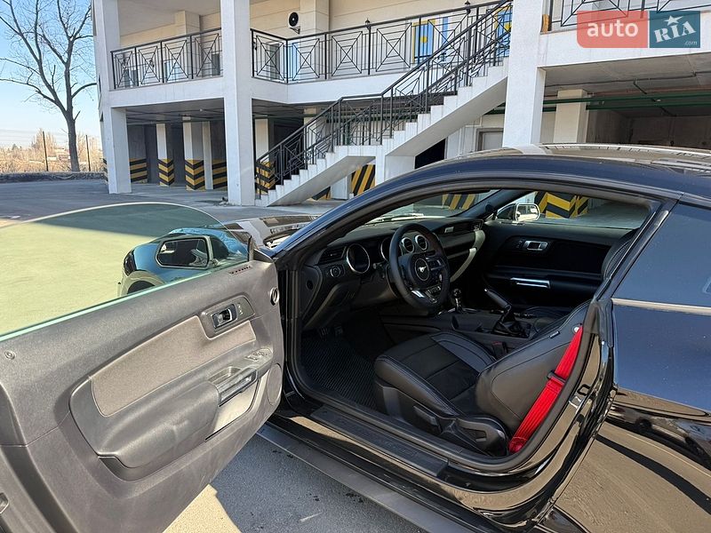 Купе Ford Mustang 2018 в Киеве
