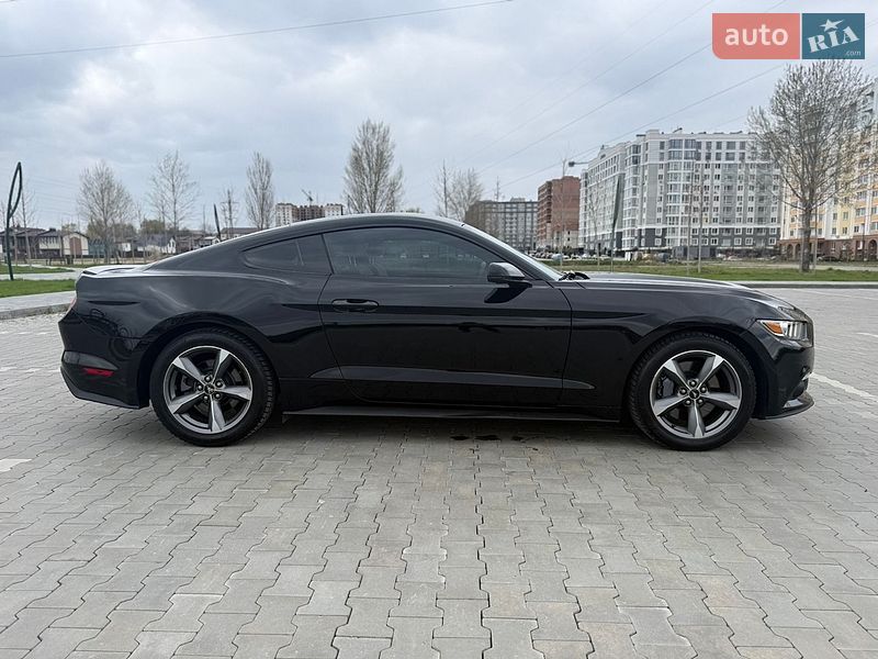 Купе Ford Mustang 2015 в Ирпене