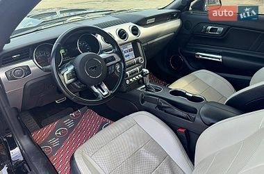 Кабриолет Ford Mustang 2019 в Киеве