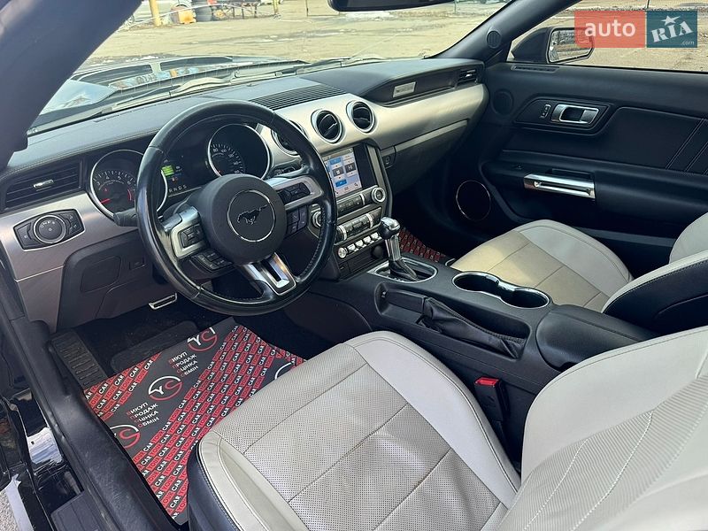 Кабриолет Ford Mustang 2019 в Киеве