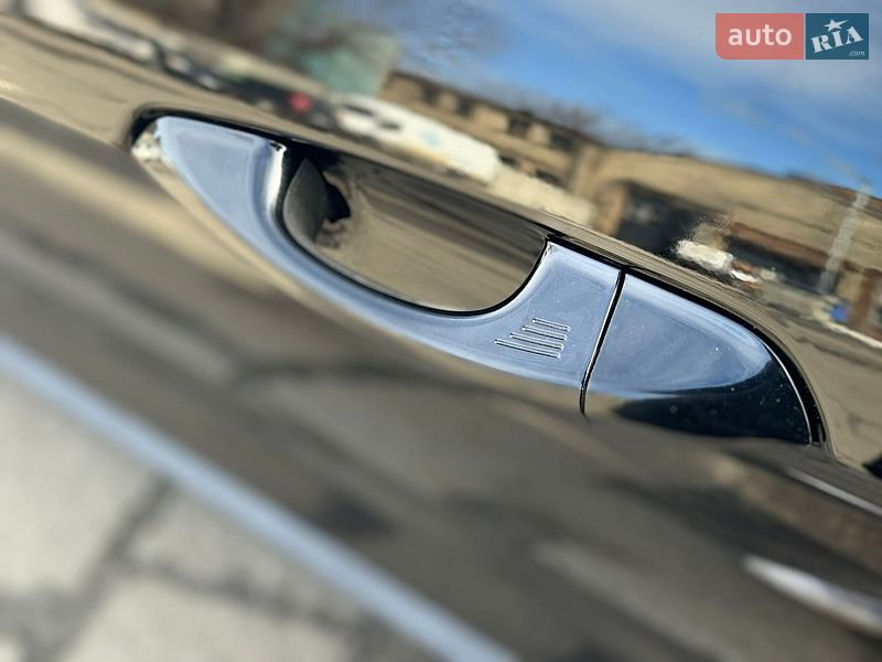 Кабриолет Ford Mustang 2019 в Киеве