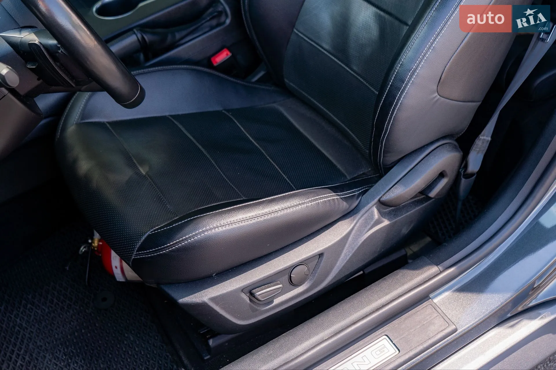 2019 Ford Mustang - мініатюра 25