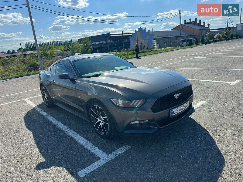 Купе Ford Mustang 2015 в Чернівцях