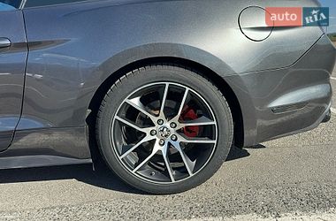 Купе Ford Mustang 2015 в Чернівцях