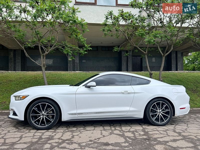 Купе Ford Mustang 2015 в Сумах