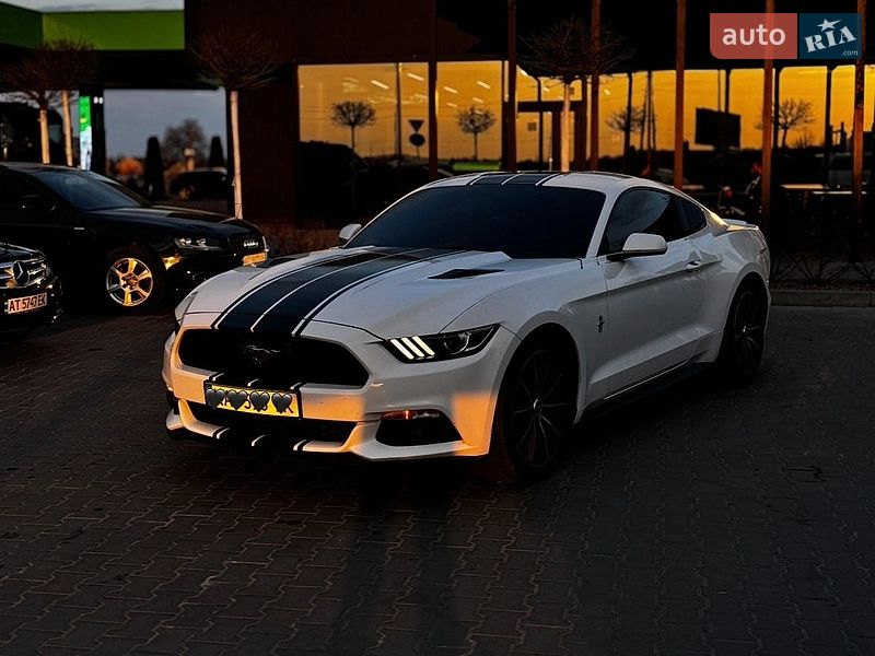 Ford Mustang, фото з оголошення