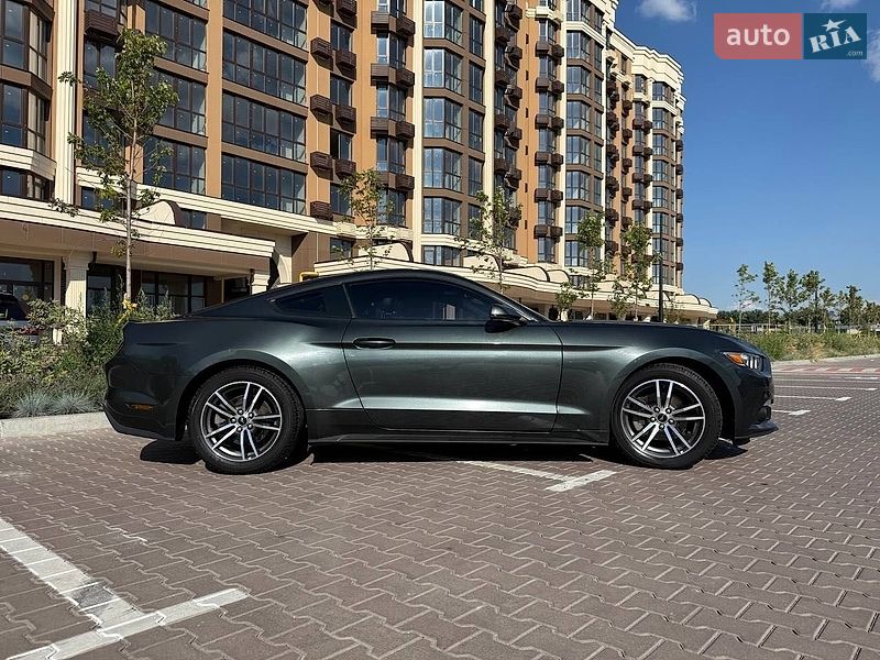 Купе Ford Mustang 2015 в Києві
