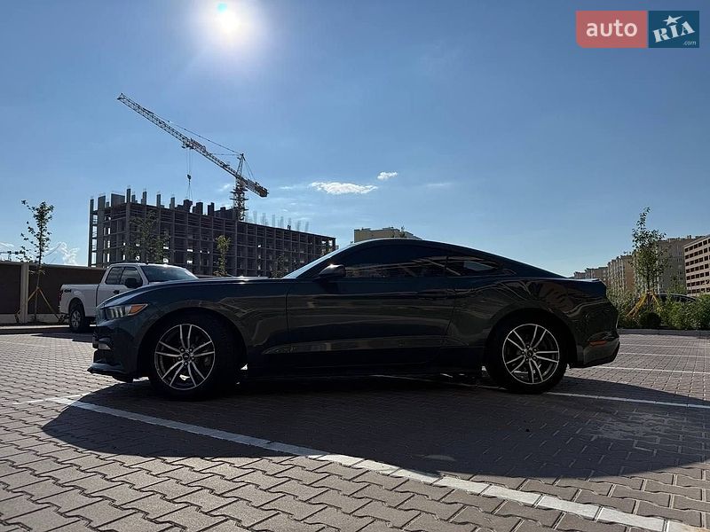 Купе Ford Mustang 2015 в Києві