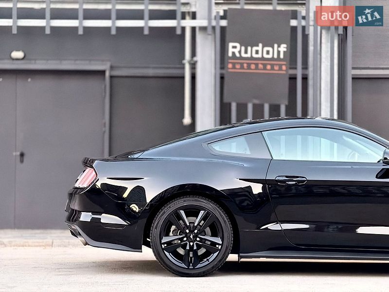 Купе Ford Mustang 2016 в Киеве
