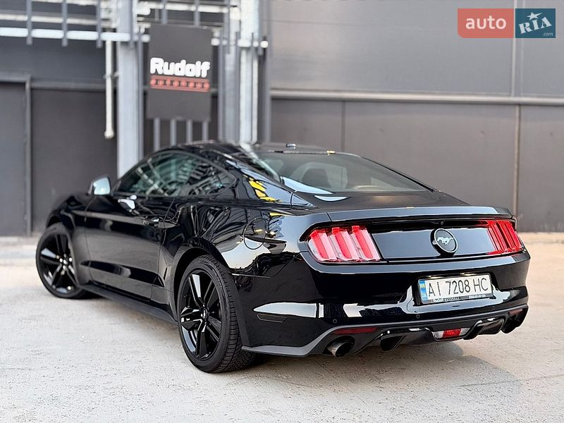 Купе Ford Mustang 2016 в Киеве