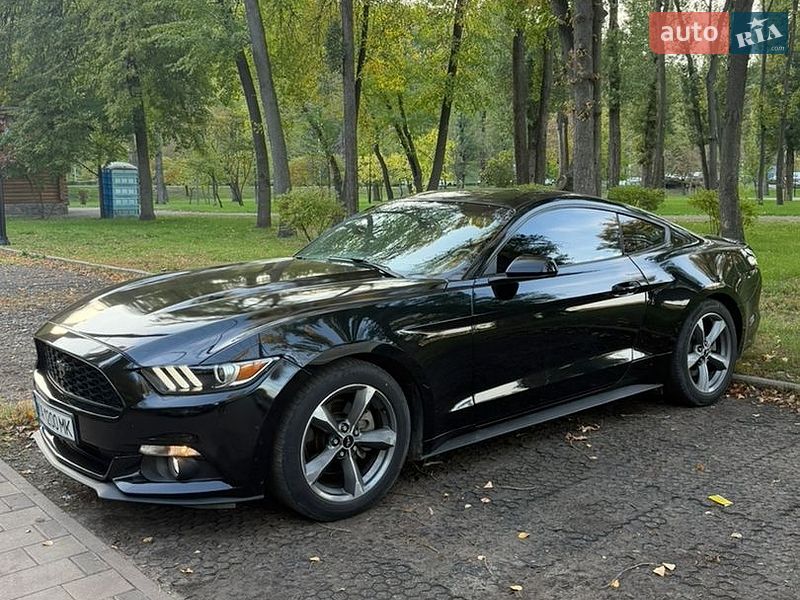 Купе Ford Mustang 2015 в Киеве