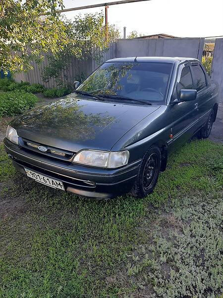 Седан Ford Orion 1992 в Сватово