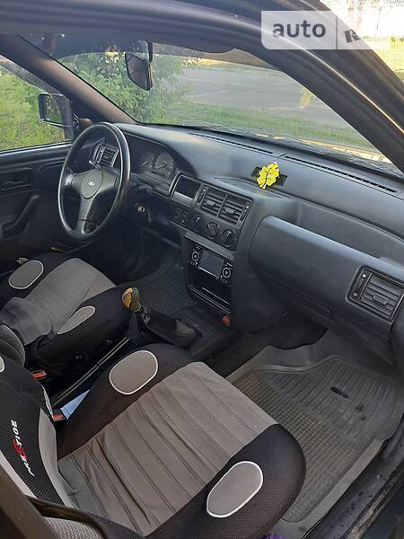 Седан Ford Orion 1992 в Сватово