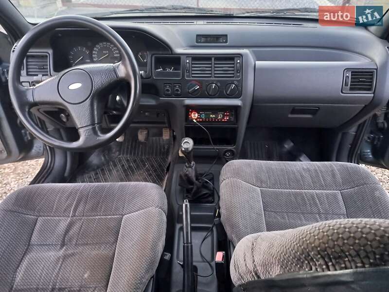 Седан Ford Orion 1991 в Коломые