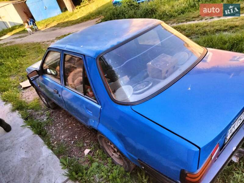 Седан Ford Orion 1986 в Бердичеві