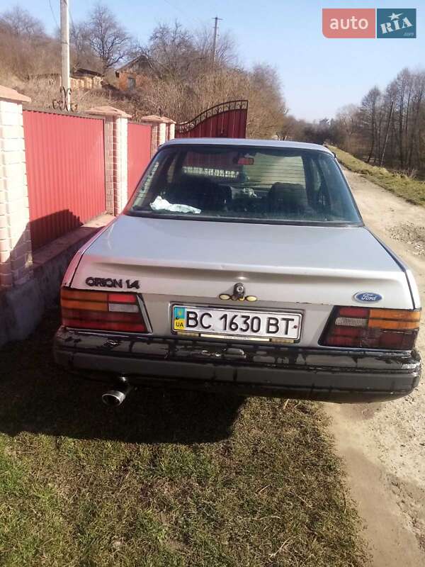 Седан Ford Orion 1989 в Теребовле