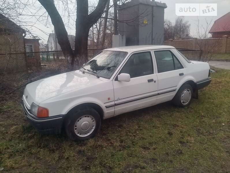 Седан Ford Orion 1989 в Луцьку