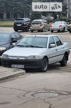Седан Ford Orion 1992 в Кам'янському