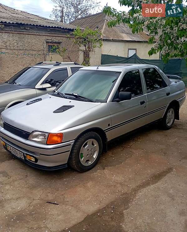 Седан Ford Orion 1992 в Николаеве фото 2 Седан Ford Orion 1992 в Николаеве