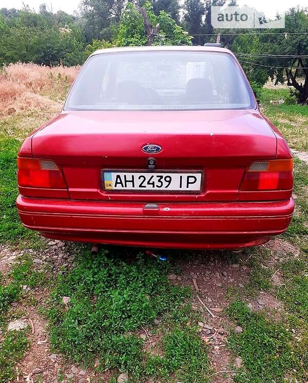 Седан Ford Orion 1991 в Знаменке