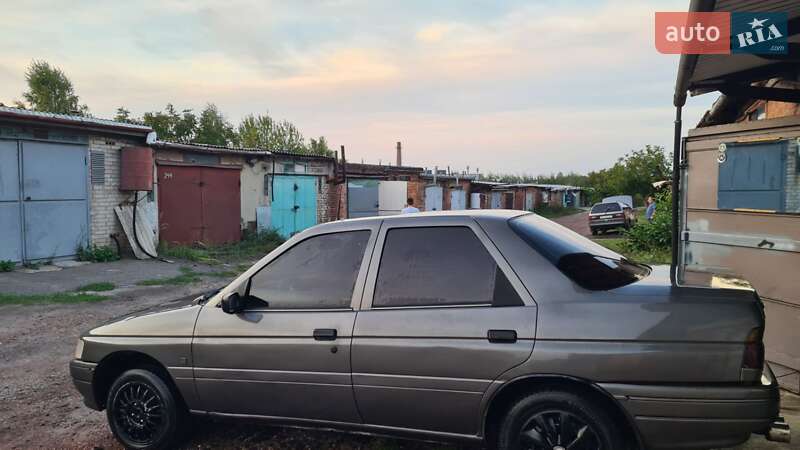 Седан Ford Orion 1991 в Сокале