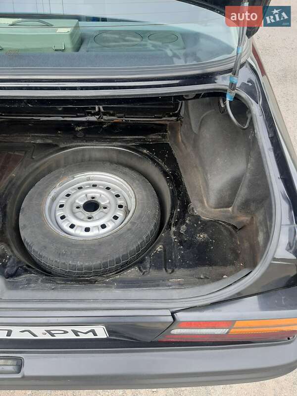 Седан Ford Orion 1990 в Ямполе