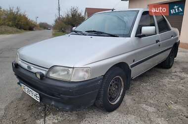 Седан Ford Orion 1992 в Каменском