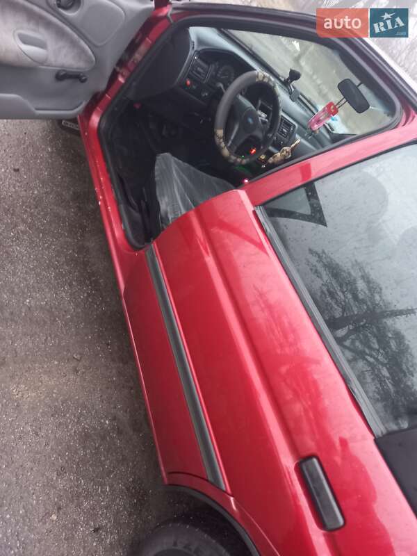 Седан Ford Orion 1992 в Полтаве