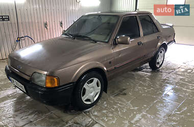 Седан Ford Orion 1989 в Нетешине