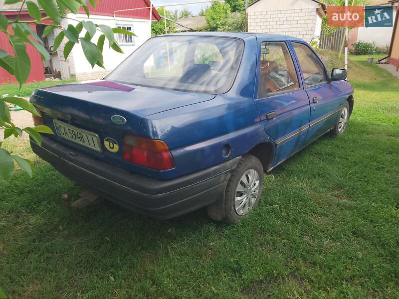 Седан Ford Orion 1992 в Драбове