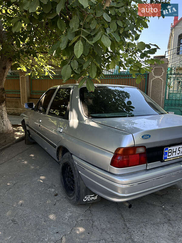 Седан Ford Orion 1990 в Одессе