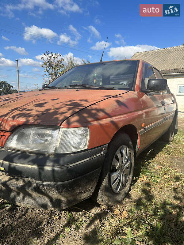 Седан Ford Orion 1991 в Варваровке