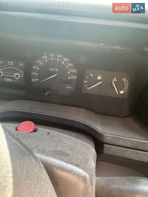 Седан Ford Orion 1991 в Варваровке