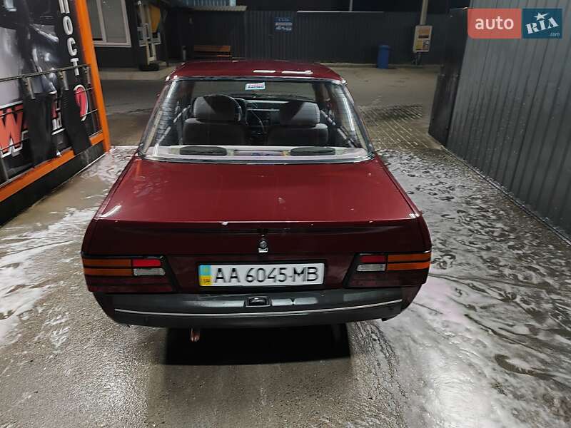 Седан Ford Orion 1989 в Буче