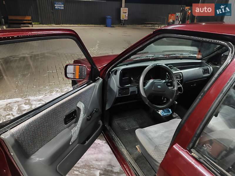 Седан Ford Orion 1989 в Буче