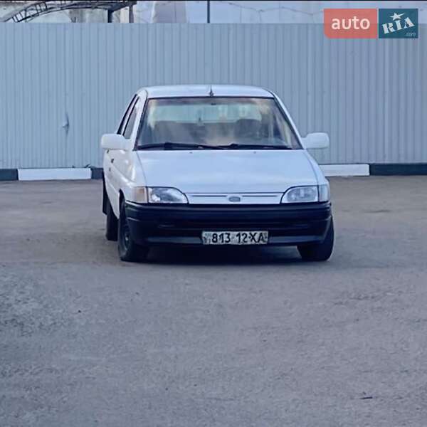 Седан Ford Orion 1989 в Золочеве