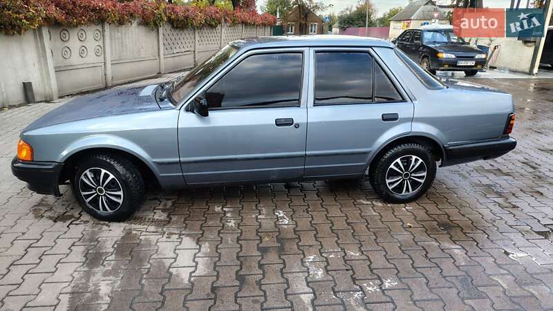 Седан Ford Orion 1988 в Сумах
