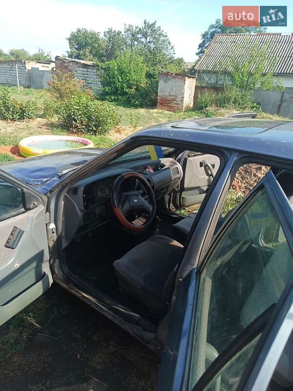 Седан Ford Orion 1989 в Новому Бузі