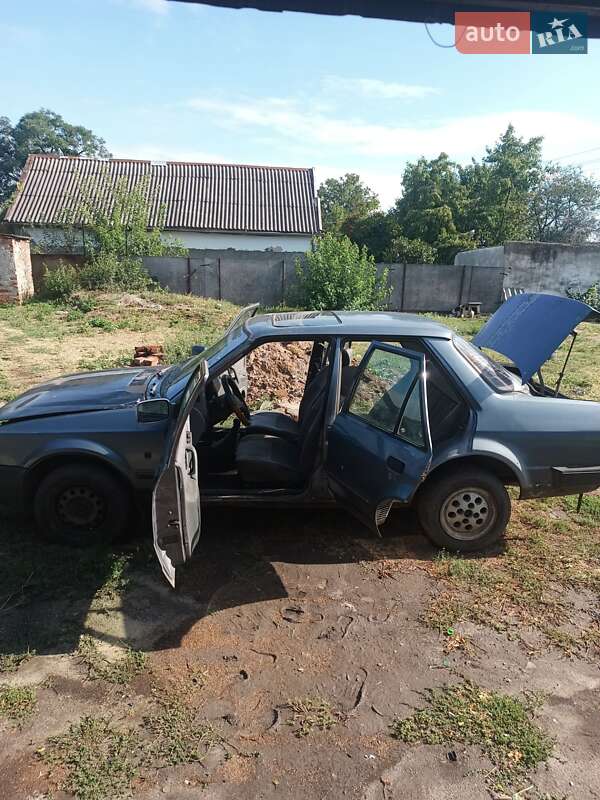 Седан Ford Orion 1989 в Новому Бузі