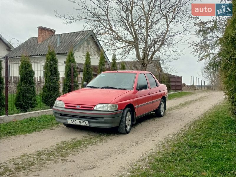 Седан Ford Orion 1993 в Самборі