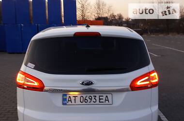 Мінівен Ford S-Max 2013 в 